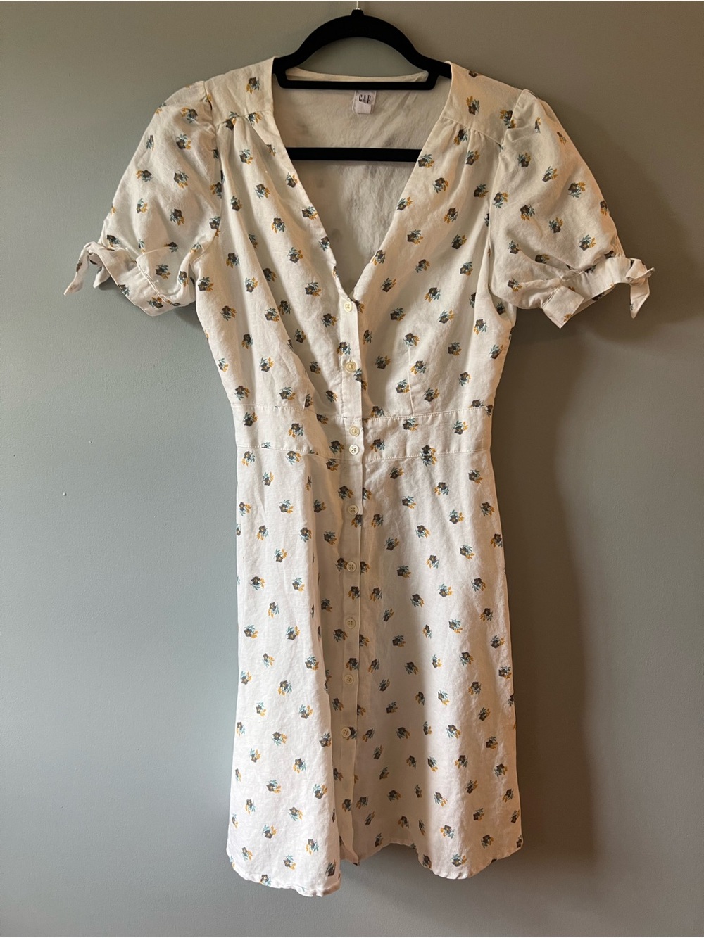 GAP white floral button up dress